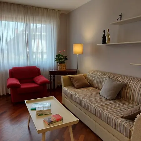 Trilocale Ferruccio 바메노